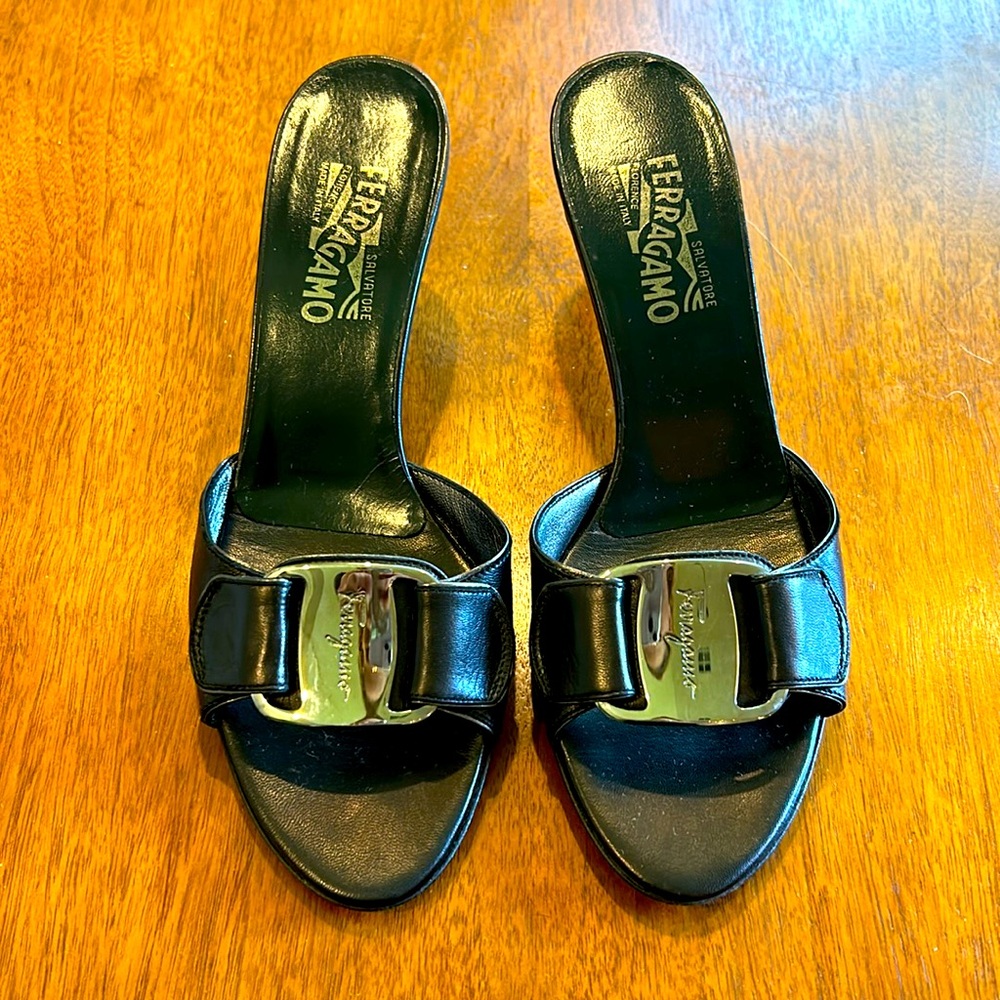 Salvatore Ferragamo - black leather sandal heels 9.5 medium. New
